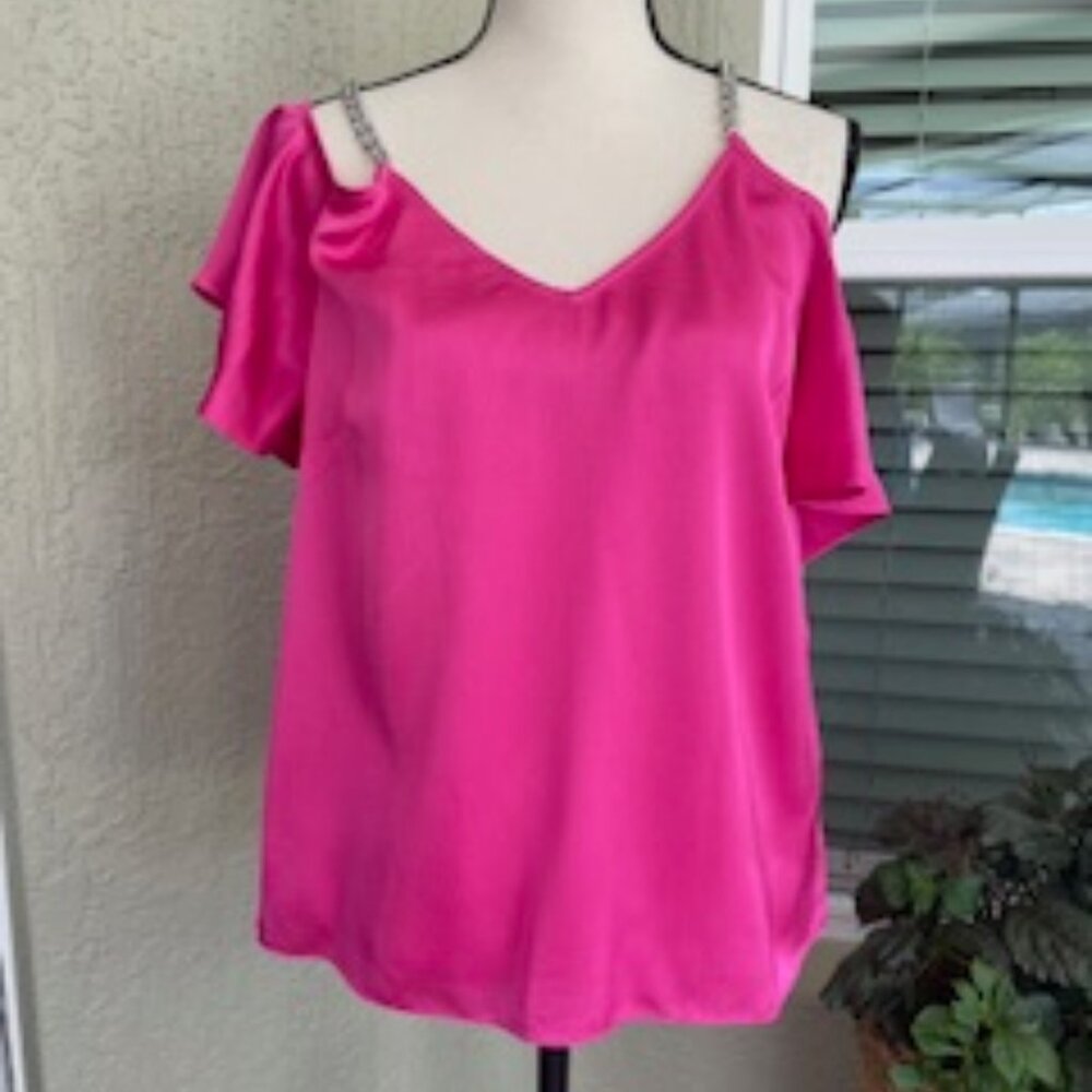 Stunning Hot Pink off the shoulder top with chain straps